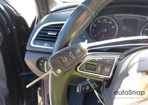 2018 Audi Q3 2.0T Premium/2.0T Sport Premium z USA, uszkodzony, nr VIN WA1BCCFS0JR011775